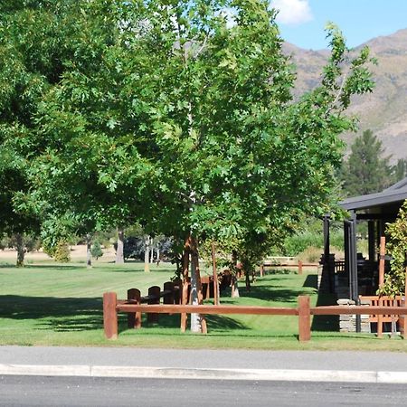 Carrick Lodge Motel Кромвель Екстер'єр фото
