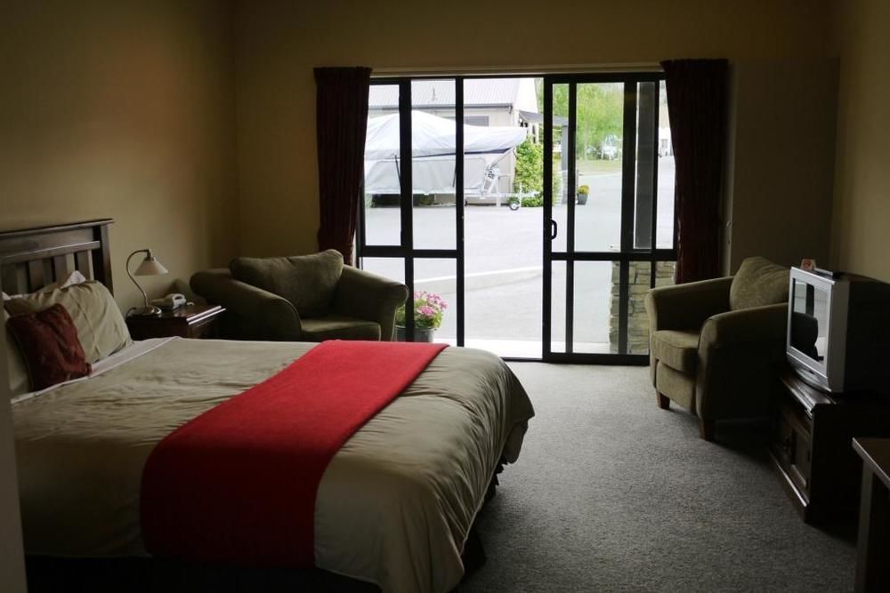 Carrick Lodge Motel Кромвель Екстер'єр фото